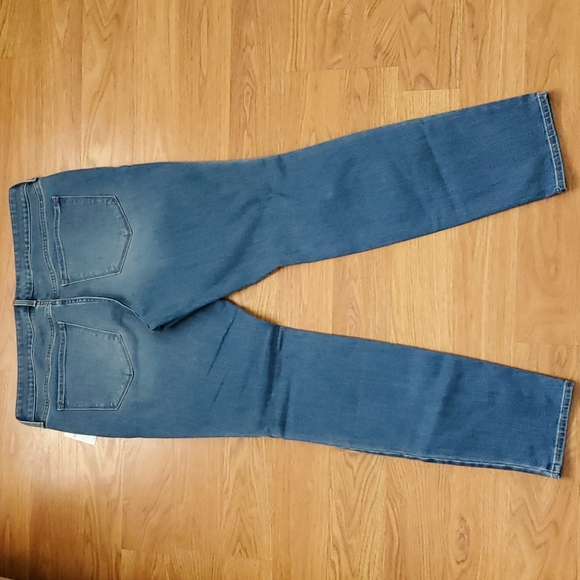 Old Navy Distressed Jeans NWT - Picture 5 of 5